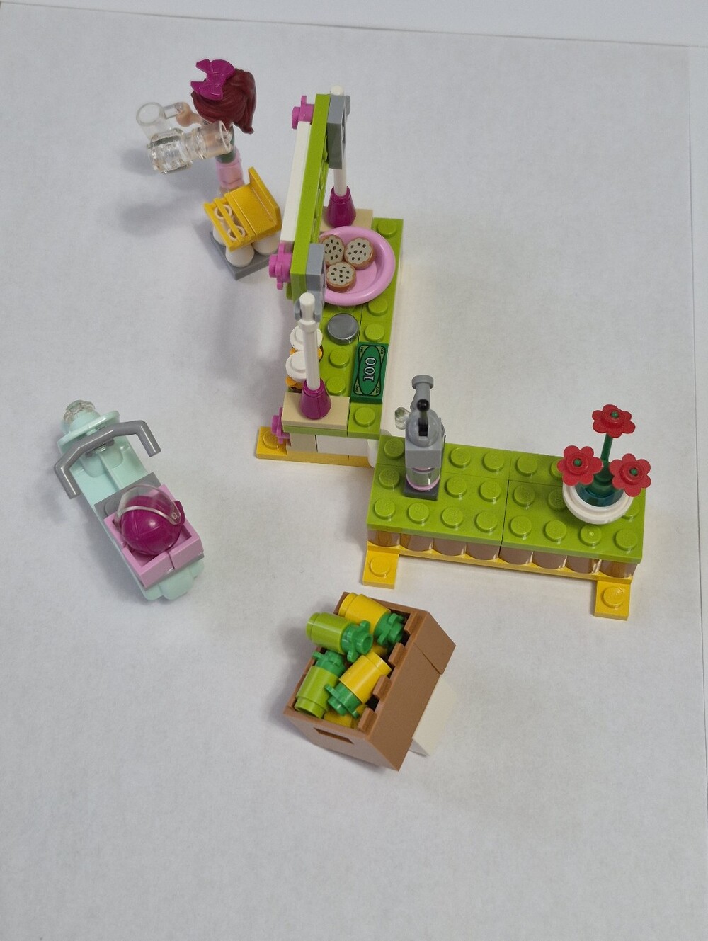 Lego Friends - Mia's Lemonade Stand (#41027) - Officially Retired By Lego - Picture 6 of 8